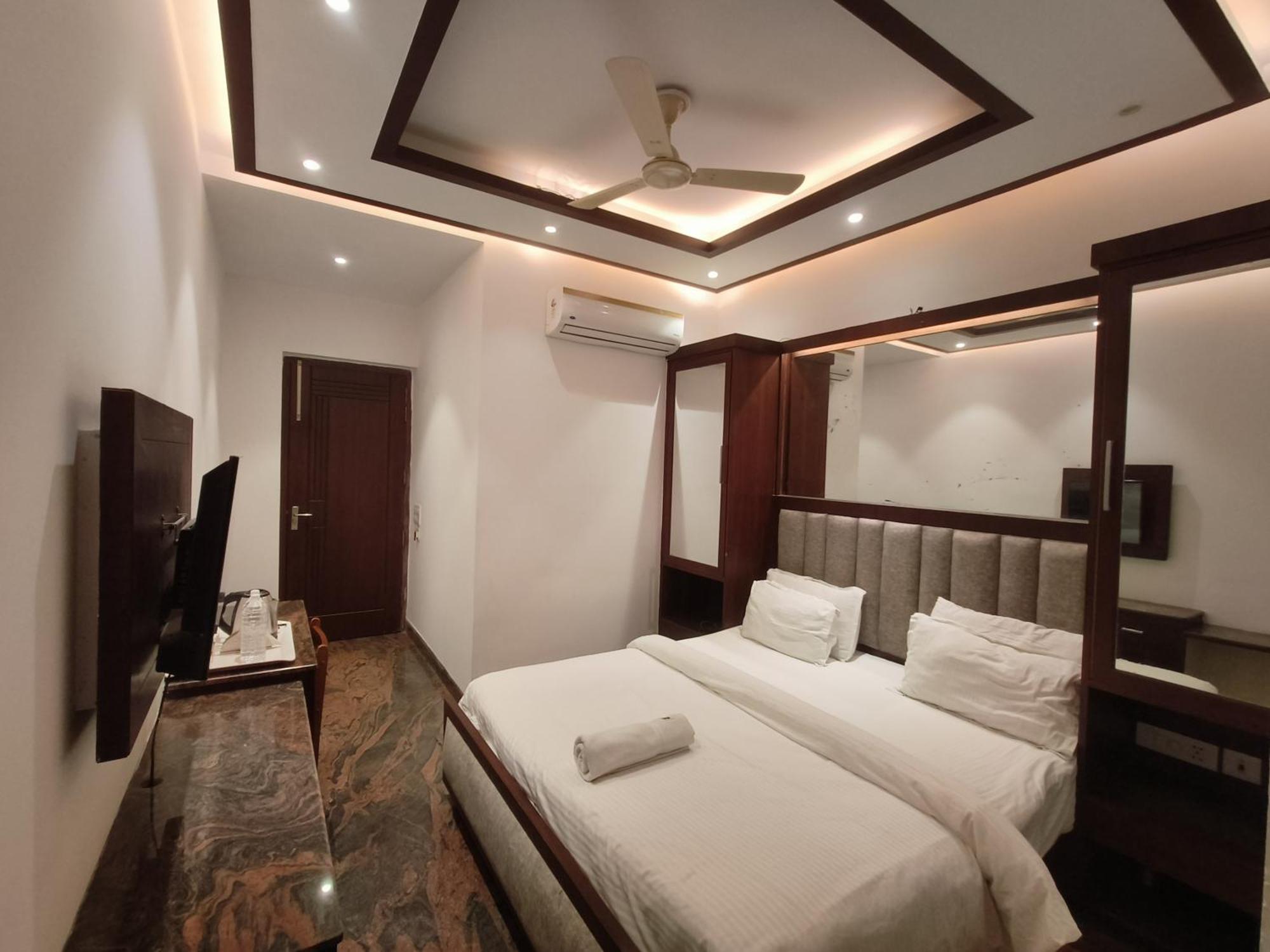 Jjk Rukmini Vilas Hotel & Banquet Muzaffarpur Buitenkant foto