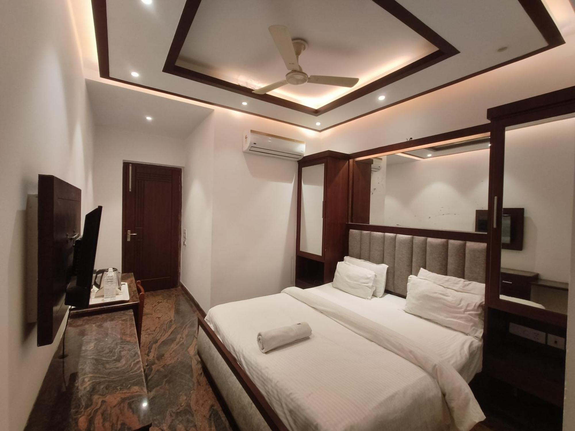 Jjk Rukmini Vilas Hotel & Banquet Muzaffarpur Buitenkant foto
