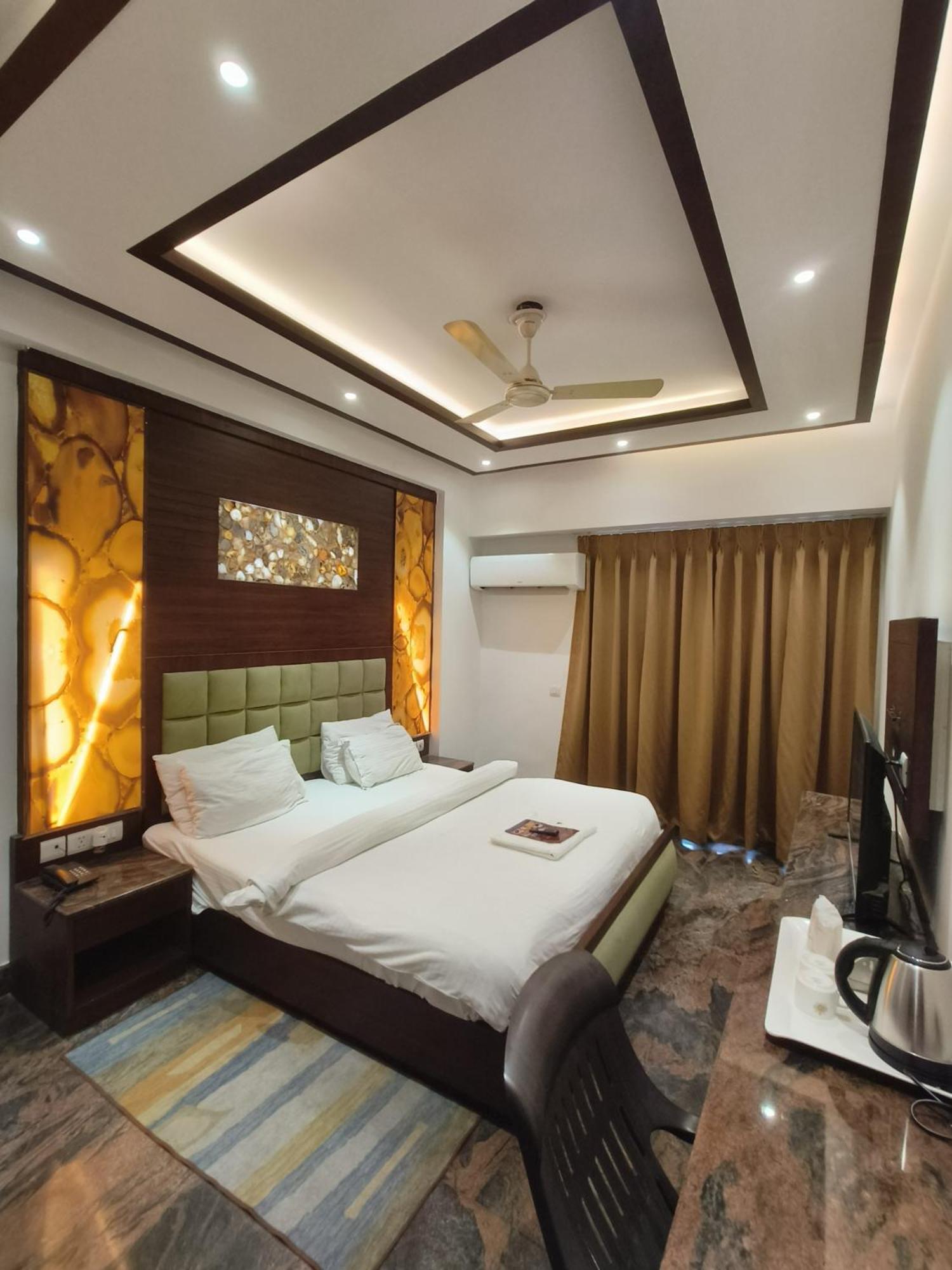 Jjk Rukmini Vilas Hotel & Banquet Muzaffarpur Buitenkant foto