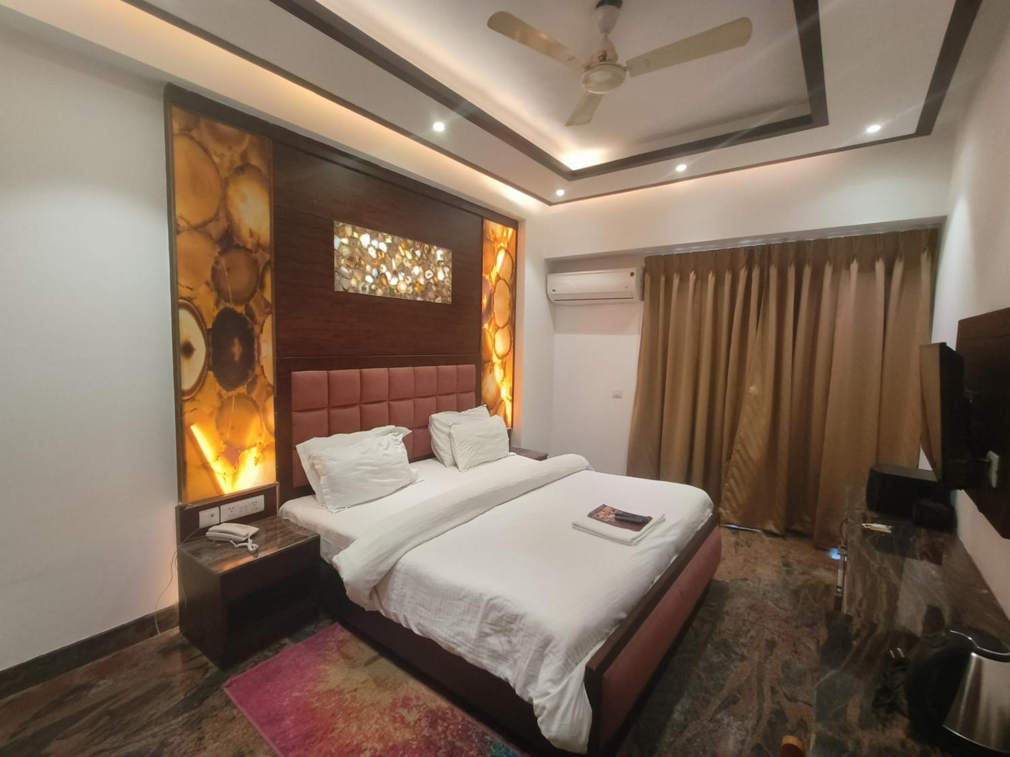Jjk Rukmini Vilas Hotel & Banquet Muzaffarpur Buitenkant foto