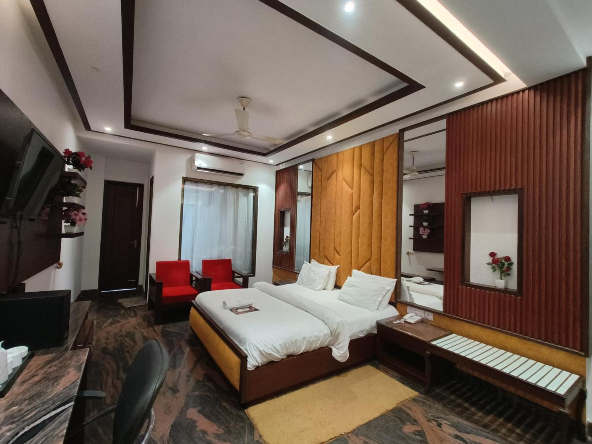 Jjk Rukmini Vilas Hotel & Banquet Muzaffarpur Buitenkant foto